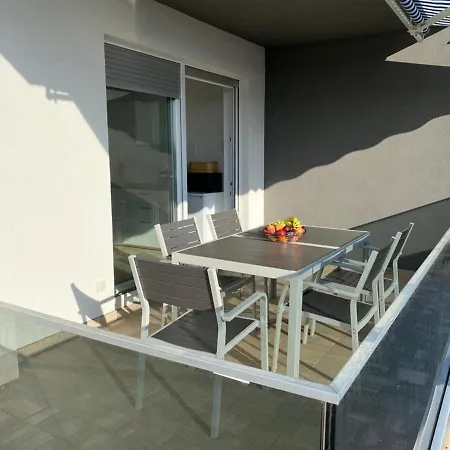 Apartament Sea View Ricardo 2 - With Jacuzzi Šimuni