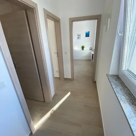 Apartament Sea View Ricardo 2 - With Jacuzzi Šimuni